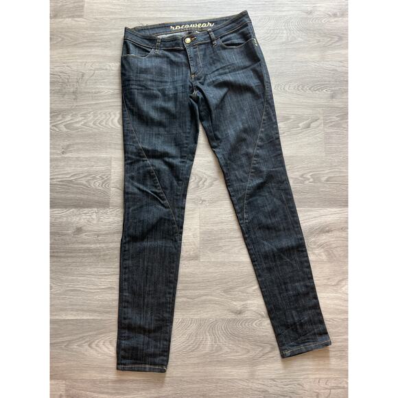 Rocawear size 11 jeans with rhinestones skulls on back pockets - Picture 2 of 4